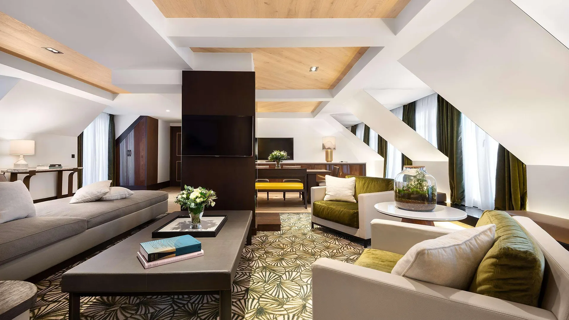 Hyatt Madeleine Hotel 5*